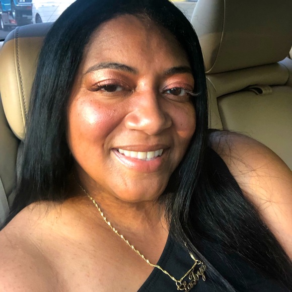 Meet your Posher, Latoya - Picture 1 of 1